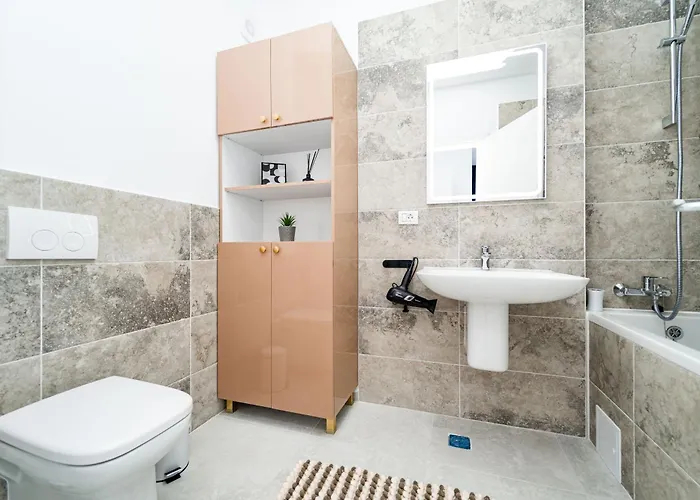 Lägenhet Skyline Sunset View -xcity Tower - By Openhouse